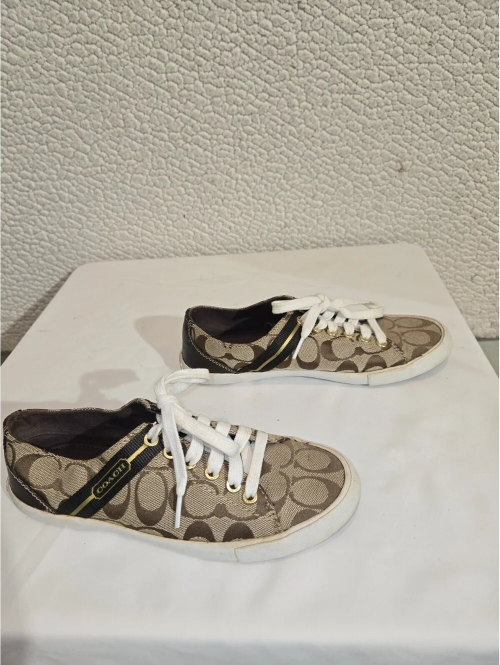 coach Leslie canvas tennis shoes Sz 7 Q1402 Signature C Preppy Athleisure Walkin